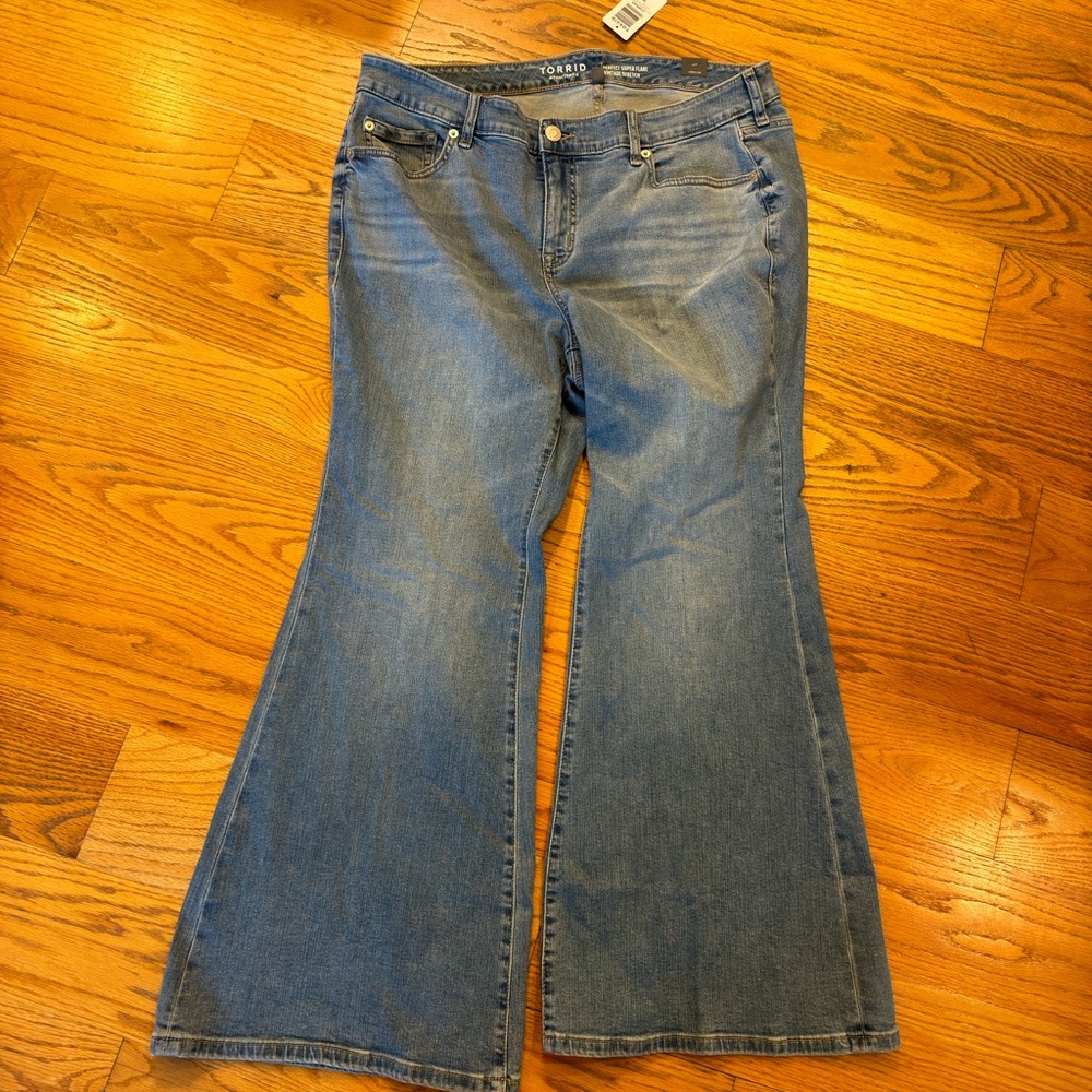 NWT Size 18 Torrid Flare Jeans